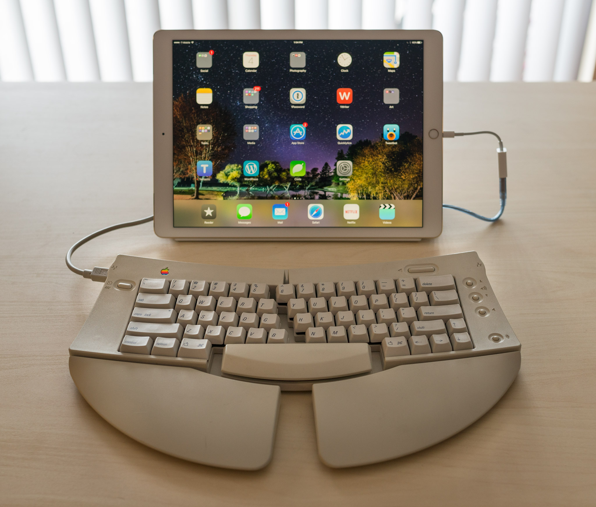 can you connect an apple keyboard to a pc